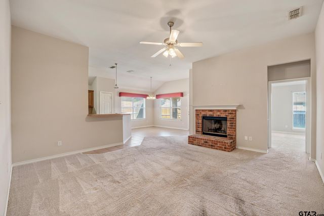 6952 La Hacienda, Flint, TX 75762