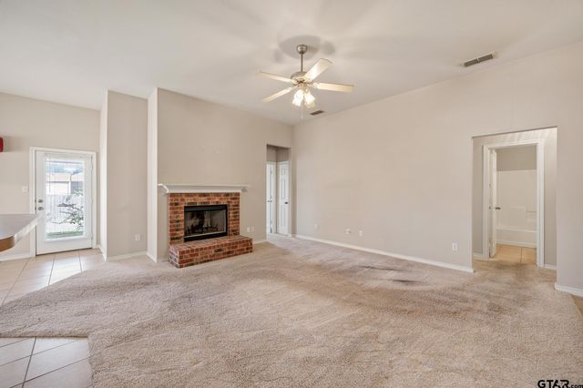 6952 La Hacienda, Flint, TX 75762