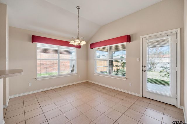 6952 La Hacienda, Flint, TX 75762