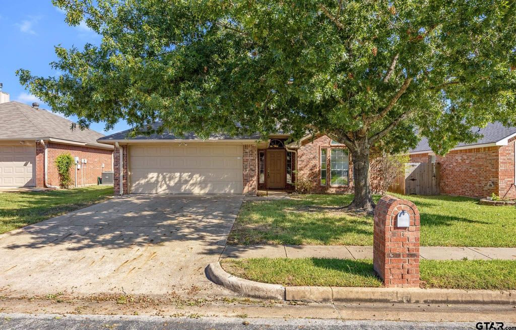 6952 La Hacienda, Flint, TX 75762