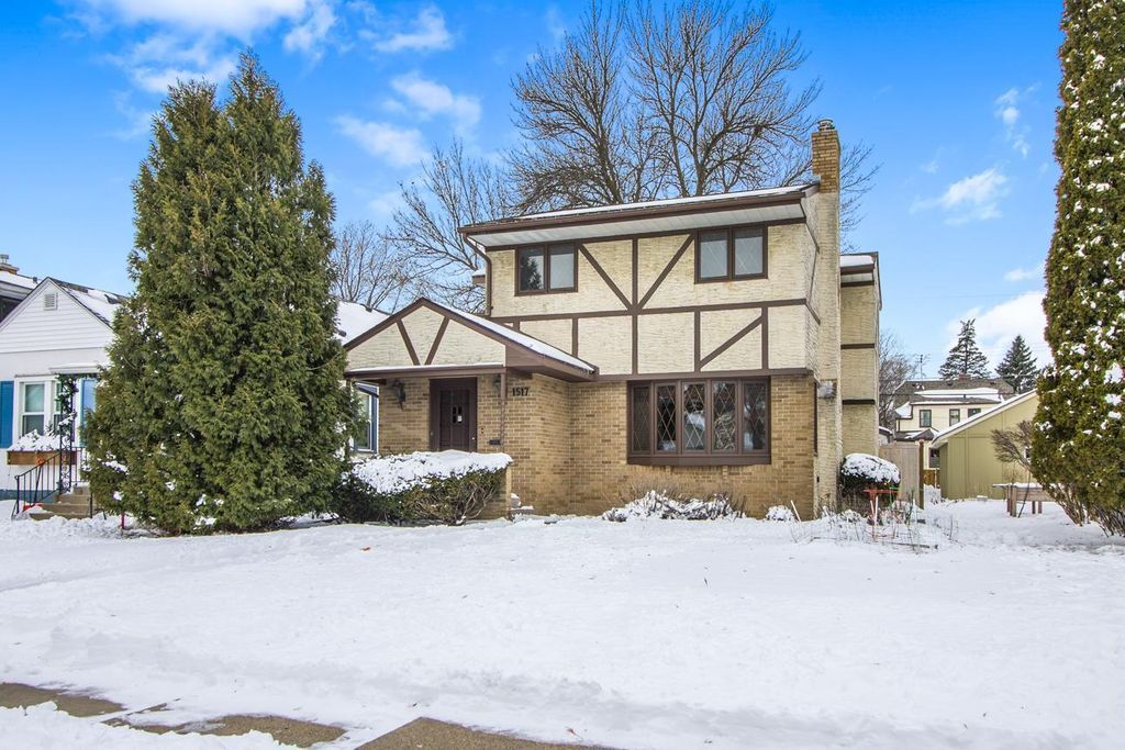 1517 Albert Street N, Saint Paul, MN 55108