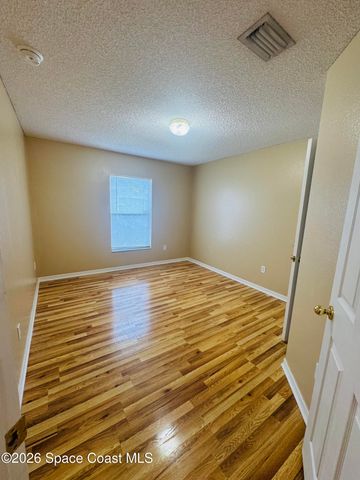 492 Calabria Avenue SE, Palm Bay, FL 32909