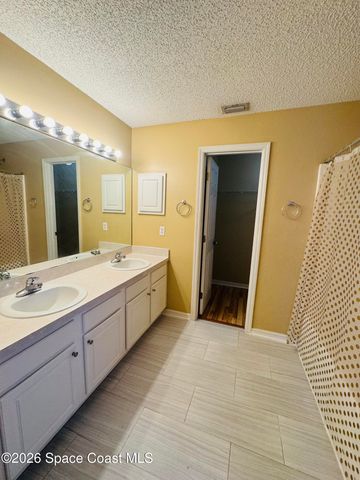 492 Calabria Avenue SE, Palm Bay, FL 32909