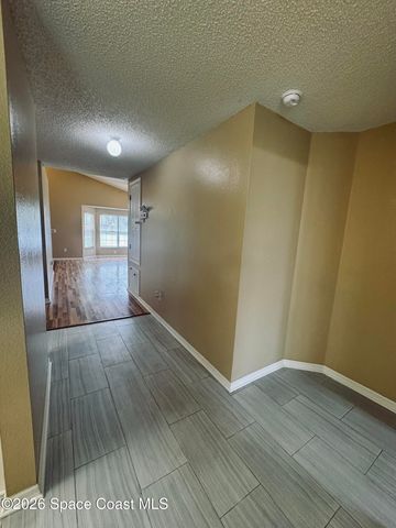 492 Calabria Avenue SE, Palm Bay, FL 32909