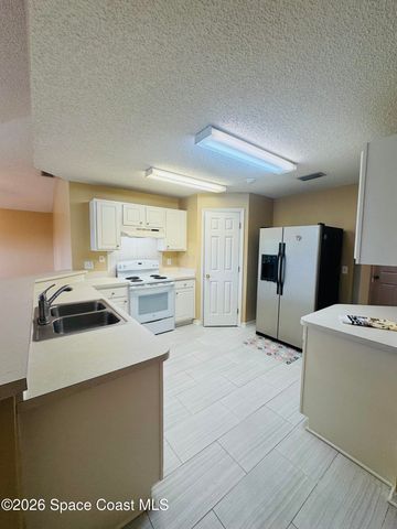 492 Calabria Avenue SE, Palm Bay, FL 32909