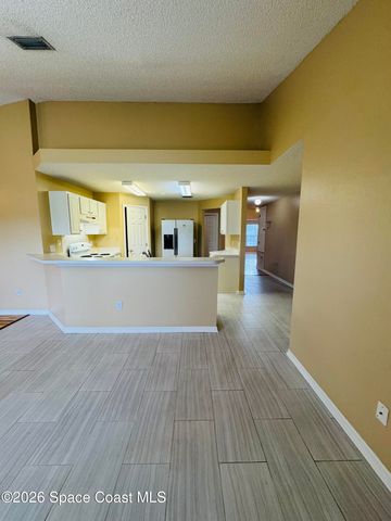 492 Calabria Avenue SE, Palm Bay, FL 32909