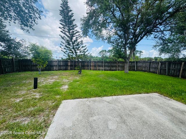 492 Calabria Avenue SE, Palm Bay, FL 32909