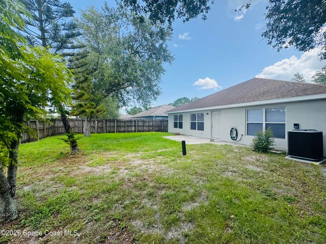 492 Calabria Avenue SE, Palm Bay, FL 32909