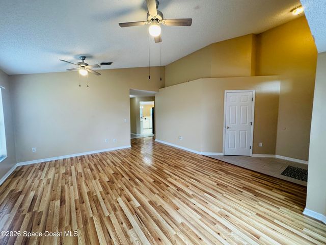 492 Calabria Avenue SE, Palm Bay, FL 32909