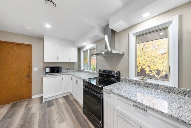 8033 Georgia Avenue N, Brooklyn Park, MN 55445