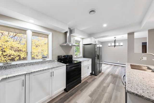 8033 Georgia Avenue N, Brooklyn Park, MN 55445