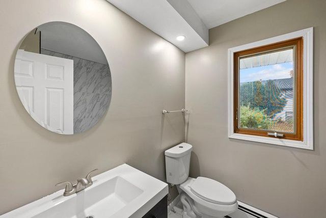 8033 Georgia Avenue N, Brooklyn Park, MN 55445