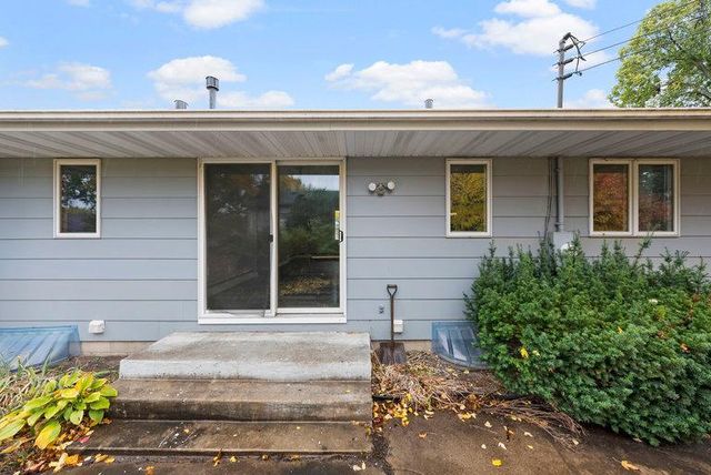 8033 Georgia Avenue N, Brooklyn Park, MN 55445