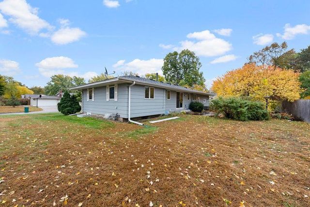 8033 Georgia Avenue N, Brooklyn Park, MN 55445