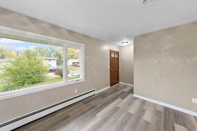 8033 Georgia Avenue N, Brooklyn Park, MN 55445