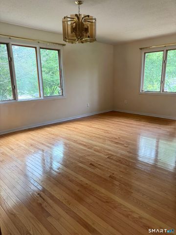 634 Aspen Lane, Orange, CT 06477