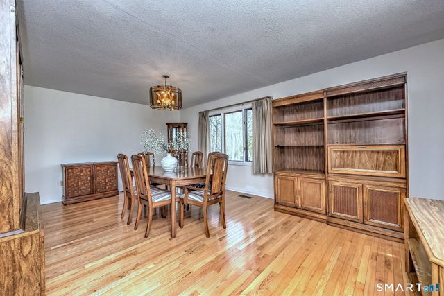 634 Aspen Lane, Orange, CT 06477