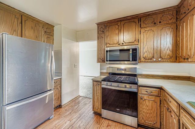 25 W Kraft Road, West Saint Paul, MN 55118