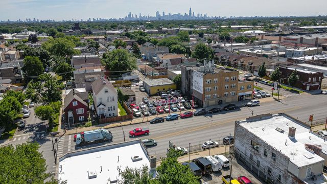 2051 N Cicero Avenue, Chicago, IL 60639
