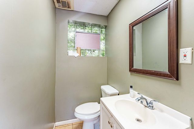 2051 N Cicero Avenue, Chicago, IL 60639