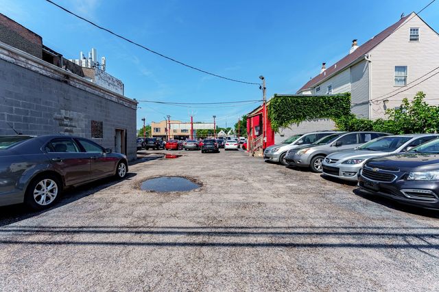 2051 N Cicero Avenue, Chicago, IL 60639