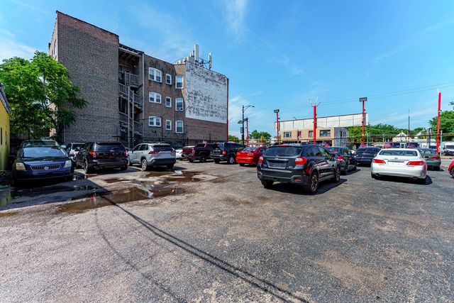 2051 N Cicero Avenue, Chicago, IL 60639