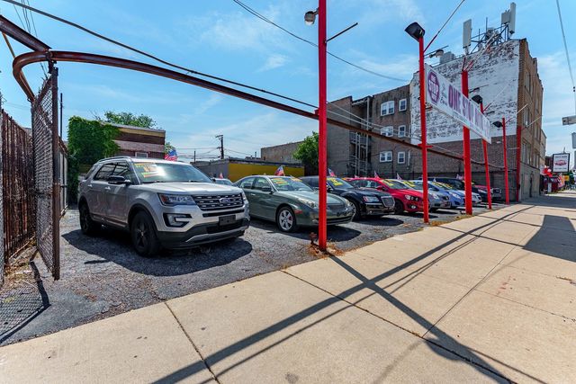2051 N Cicero Avenue, Chicago, IL 60639