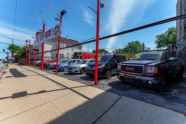 2051 N Cicero Avenue, Chicago, IL 60639