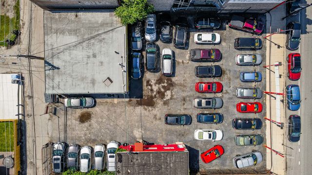 2051 N Cicero Avenue, Chicago, IL 60639