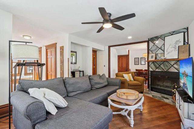 108 Grove AVENUE, Genoa City, WI 53128