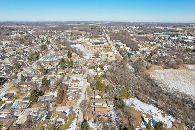 108 Grove AVENUE, Genoa City, WI 53128