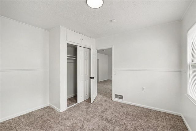 2000 E 82nd Street, Kansas City, MO 64132