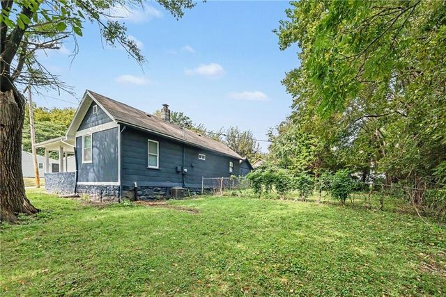 2000 E 82nd Street, Kansas City, MO 64132