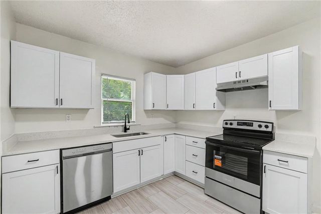 2000 E 82nd Street, Kansas City, MO 64132