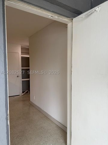 1100 NE 18th Ct 1-8, Fort Lauderdale, FL 33305