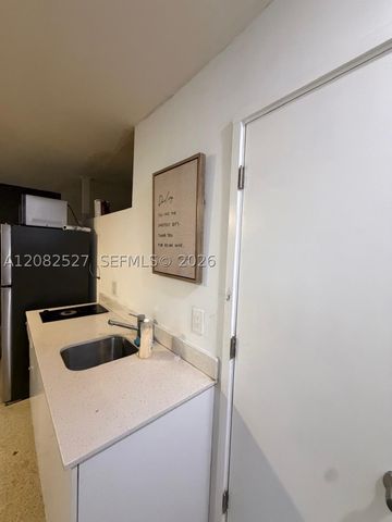 1100 NE 18th Ct 1-8, Fort Lauderdale, FL 33305
