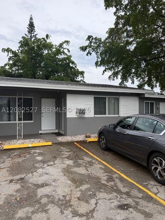 1100 NE 18th Ct 1-8, Fort Lauderdale, FL 33305