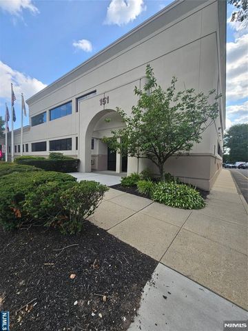 151 W Passaic Street 20, Rochelle Park, NJ 07662