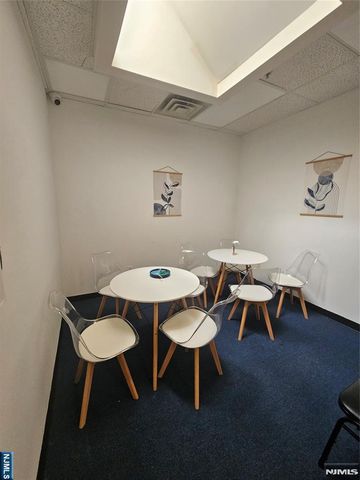 151 W Passaic Street 20, Rochelle Park, NJ 07662