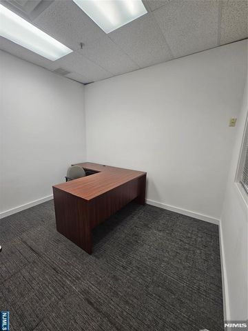 151 W Passaic Street 20, Rochelle Park, NJ 07662