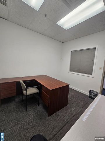 151 W Passaic Street 20, Rochelle Park, NJ 07662