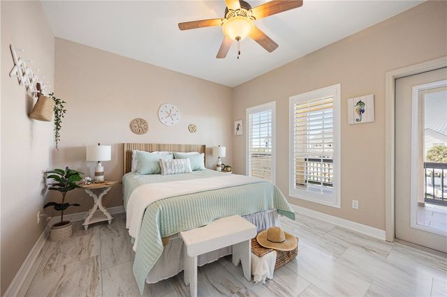 13834 Captains Row, Corpus Christi, TX 78418