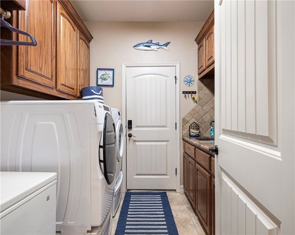 13834 Captains Row, Corpus Christi, TX 78418