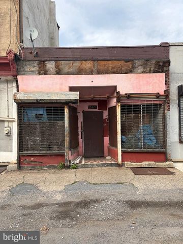 2415 RIDGE AVE, Philadelphia, PA 19121