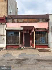 2415 RIDGE AVE, Philadelphia, PA 19121