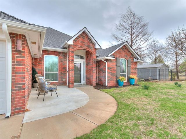 4949 Penn Place Drive, Edmond, OK 73025