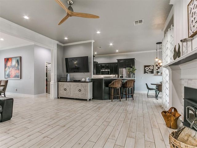 4949 Penn Place Drive, Edmond, OK 73025