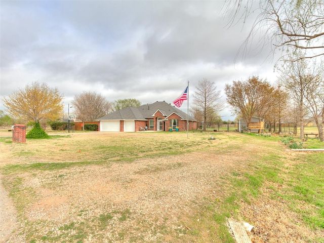 4949 Penn Place Drive, Edmond, OK 73025