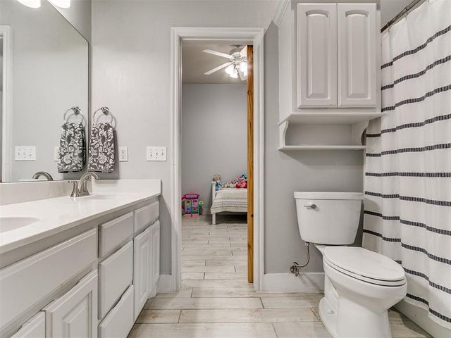 4949 Penn Place Drive, Edmond, OK 73025