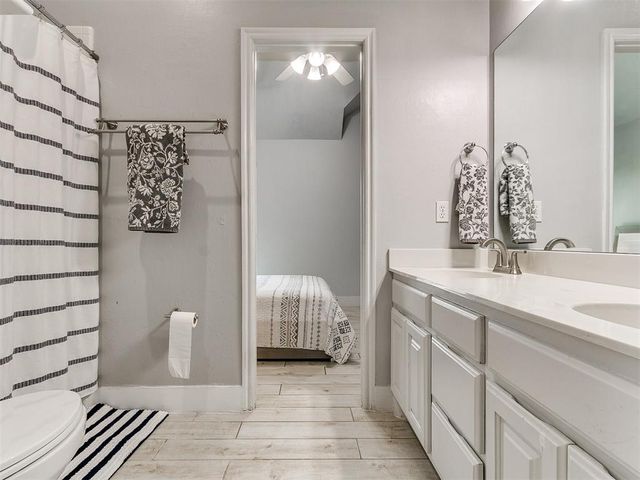 4949 Penn Place Drive, Edmond, OK 73025